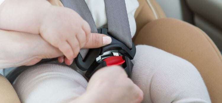 Can you bottle feed a baby in a car seat